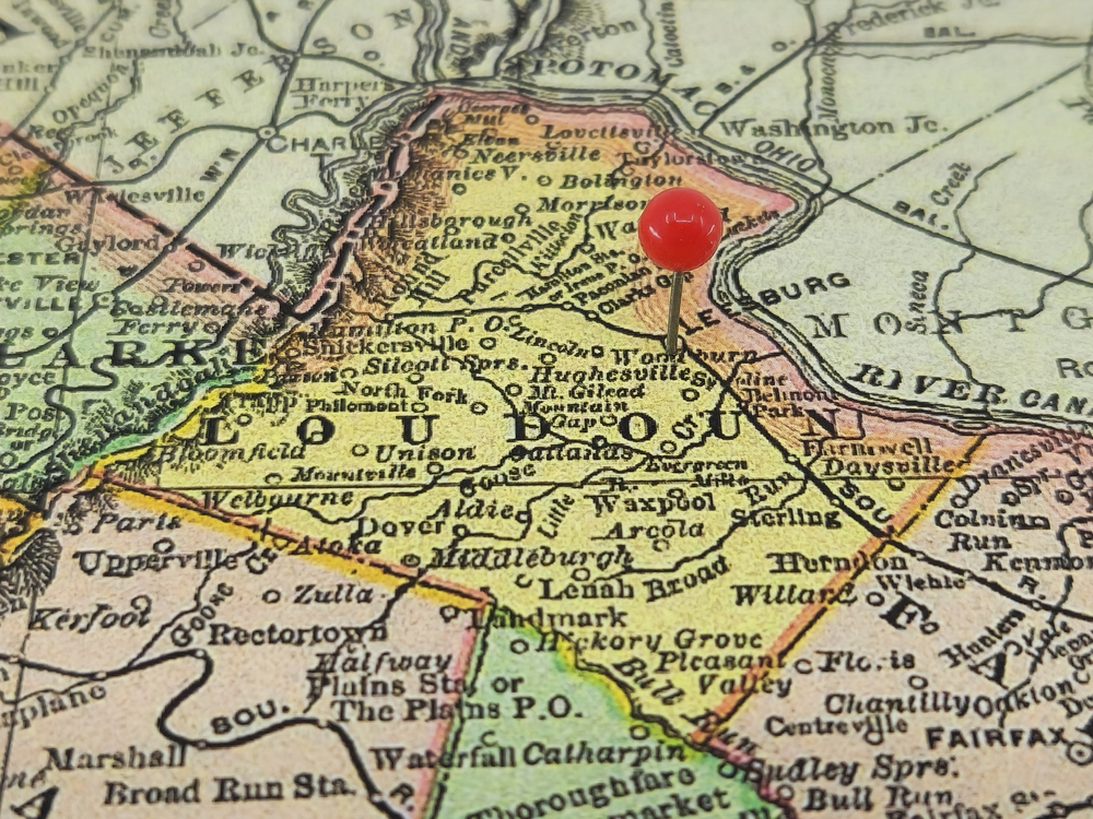 Loudon,County,,Virginia,Marked,By,A,Red,Tack,On,A